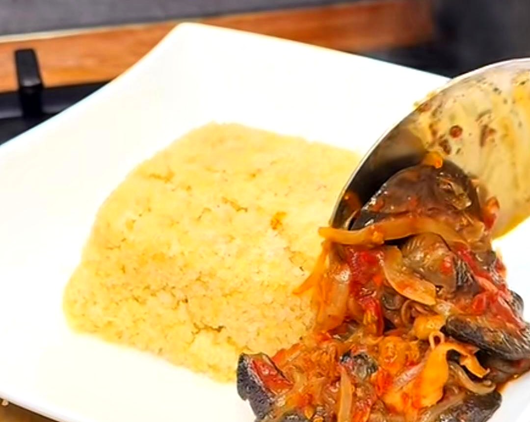 Semoule et poisson en sauce